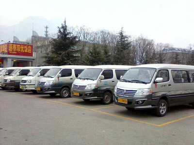 泰安榮泰汽車服務(wù) 專業(yè)酒店接送用車解決方案，價格透明服務(wù)優(yōu)